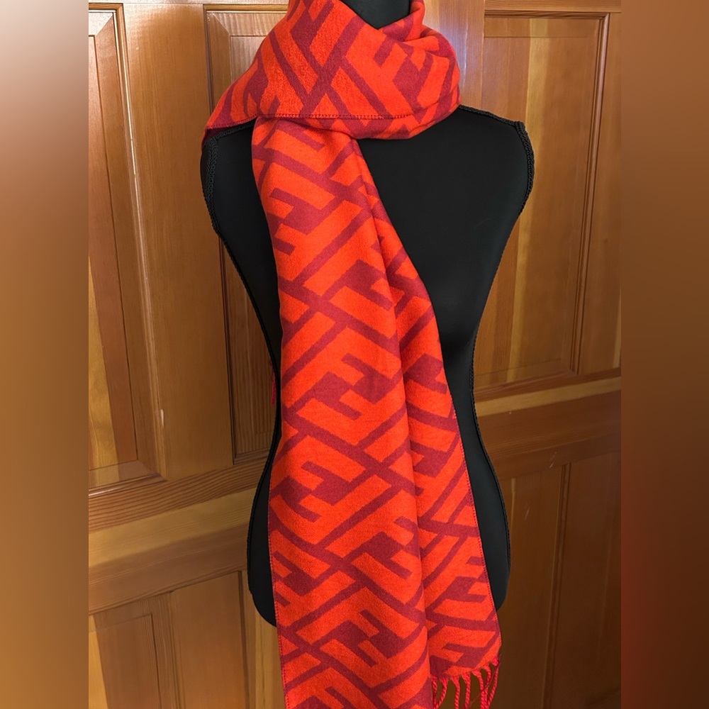 Authentic FENDI Monogram Fringed-Edge Scarf - Picture 8 of 17